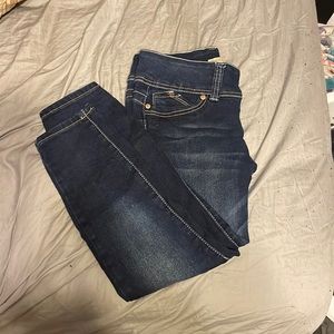 Dark wash capris